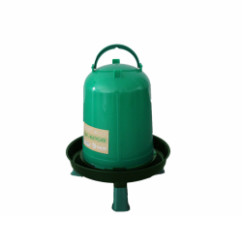 Nap�je�ka pro dr�be� s no�i�kami 8 l recyklovan�